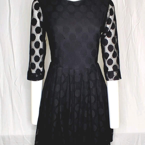 H&M Dresses & Skirts - H&M polka dot overlay dress EUC